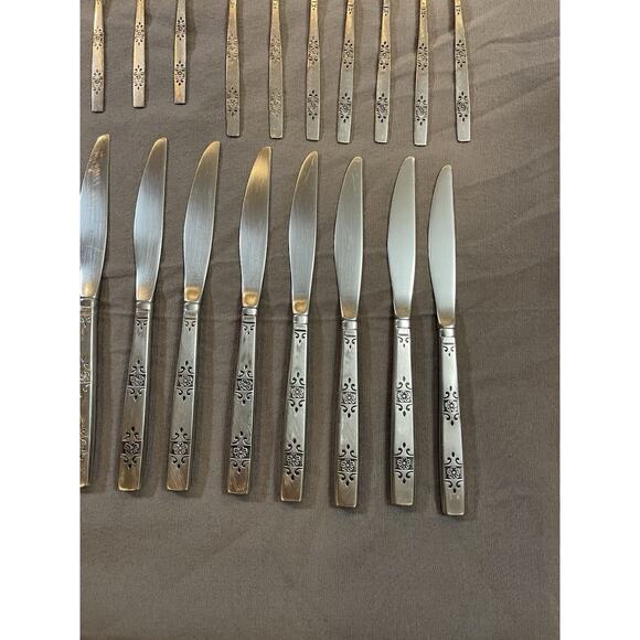 51 Pc Set Oneida Orlando Profile Stainless Flatware Silverware - Picture 12 of 16